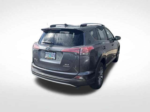 Used 2018 Toyota RAV4 XLE AWD/4WD image 2
