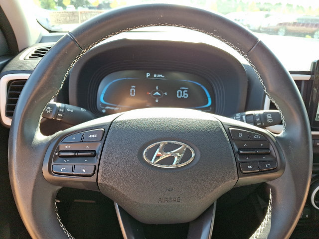 Used 2025 Hyundai Venue Limited FWD image 20