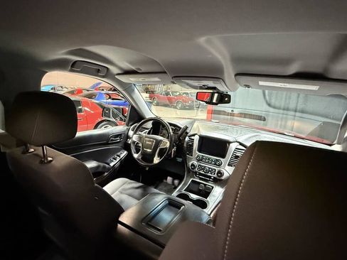 Used 2018 GMC Yukon SLE w/ HD Trailering Package image 30