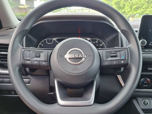 Used 2023 Nissan Rogue SV FWD image 11