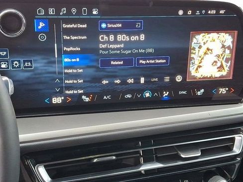 Certified 2025 Chevrolet Traverse LT image 14