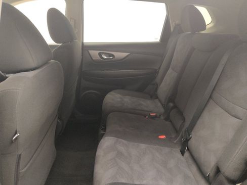 Used 2016 Nissan Rogue SV AWD/4WD image 18