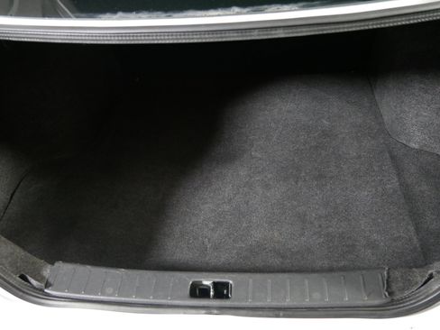 Used 2013 Nissan Versa SV image 18