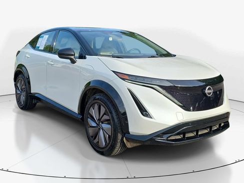 Used 2023 Nissan Ariya AWD image 3