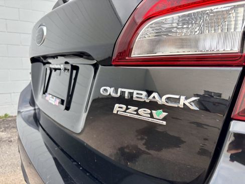 Used 2017 Subaru Outback 2.5i Premium AWD/4WD image 31