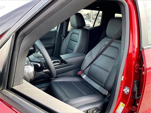 New 2026 Chevrolet Equinox LT w/ Convenience Package II image 9