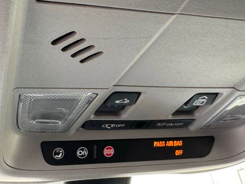 Used 2019 GMC Terrain SLE image 32