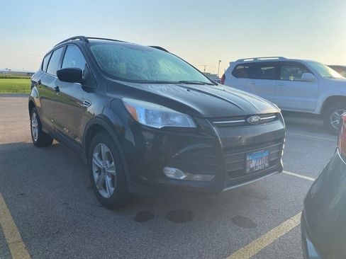 Used 2014 Ford Escape SE w/ Equipment Group 201A FWD image 3