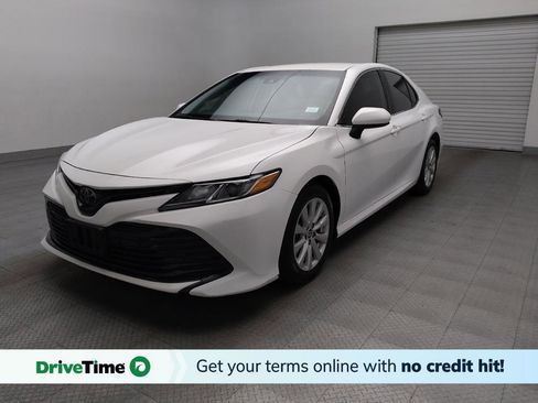 Used 2020 Toyota Camry LE image 1