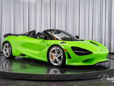 Used 2025 McLaren 750S Spider image 2