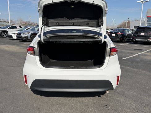 Used 2023 Toyota Corolla LE image 8