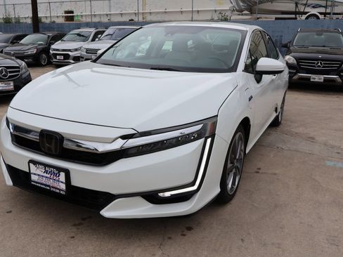 Used 2018 Honda Clarity Plug-In Hybrid image 3