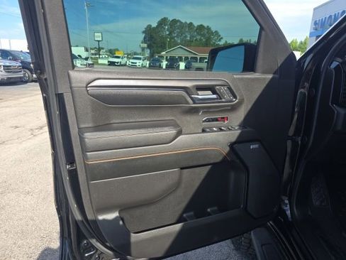 Used 2024 GMC Sierra 1500 AT4 w/ Technology Package AWD/4WD image 11
