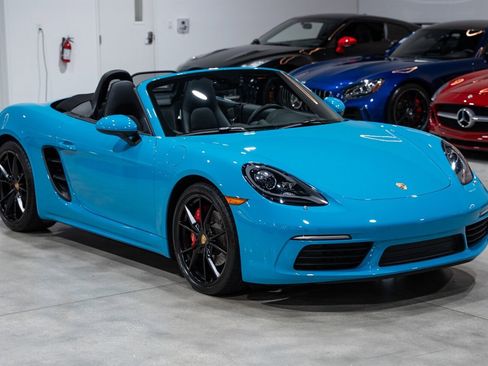 Used 2018 Porsche 718 Boxster S image 9