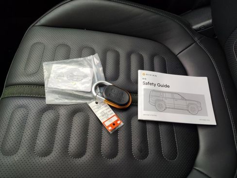 Used 2023 Rivian R1S Adventure image 23