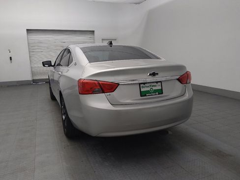 Used 2017 Chevrolet Impala LT image 6