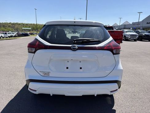 Used 2023 Nissan Kicks S FWD image 7
