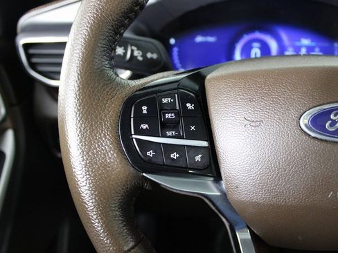 Used 2023 Ford Explorer King Ranch w/ Technology Package image 25