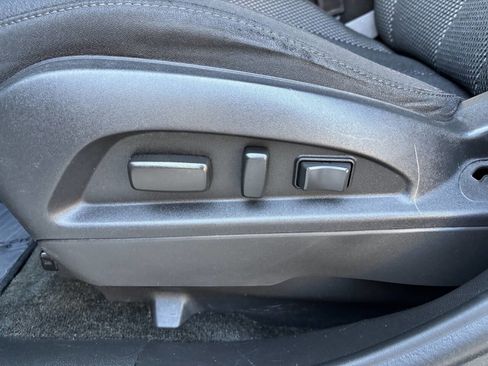 Used 2017 Chevrolet Equinox LT w/ Convenience Package image 34