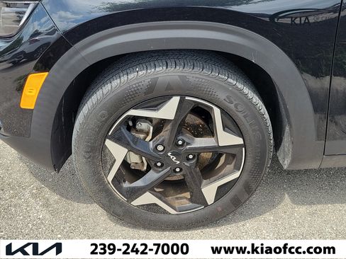 Certified 2024 Kia Seltos EX FWD image 5