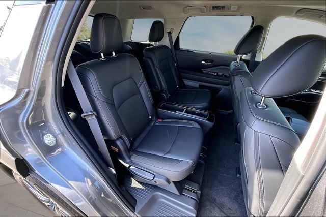 New 2026 Nissan Pathfinder SL w/ SL Premium Package FWD image 10