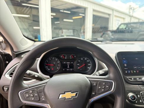 Used 2023 Chevrolet Malibu LT FWD image 18