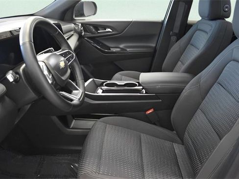 Used 2025 Chevrolet Equinox LT image 24