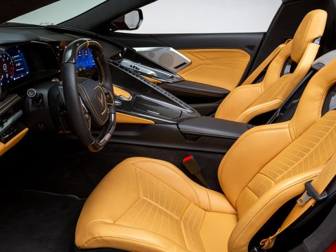 Used 2024 Chevrolet Corvette Z06 w/ Z07 Performance Package RWD image 19
