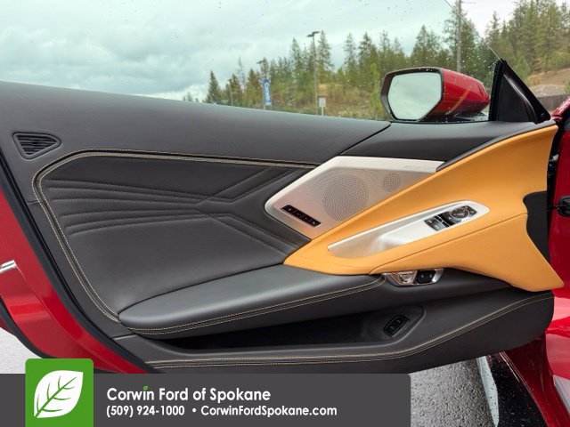 Used 2025 Chevrolet Corvette Z06 RWD image 17