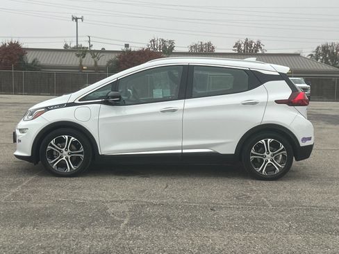 Used 2019 Chevrolet Bolt Premier w/ Infotainment Package image 7