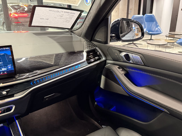 Used 2026 BMW X7 xDrive40i w/ M Sport Package AWD/4WD image 18