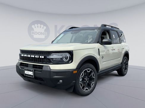 New 2025 Ford Bronco Sport Outer Banks image 1