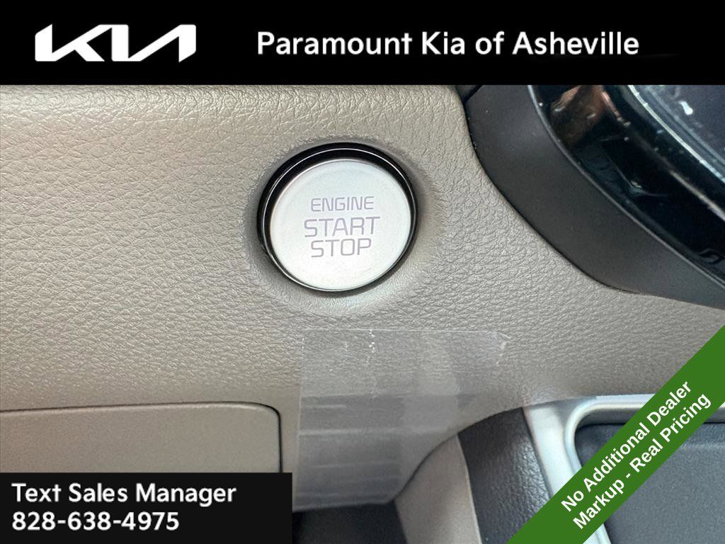 New 2027 Kia Carnival FWD image 15