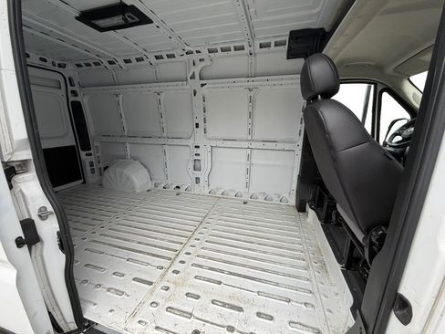 Used 2024 RAM ProMaster 2500 w/ Convenience Group image 24