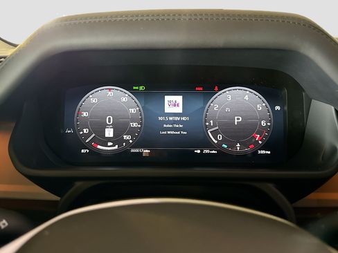 New 2026 Land Rover Defender 110 X-Dynamic SE AWD/4WD image 39