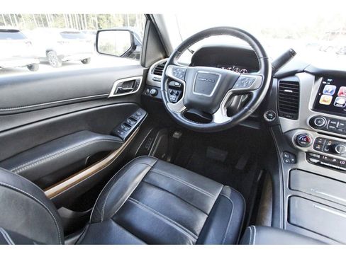 Used 2020 GMC Yukon Denali w/ Denali Ultimate Package image 13