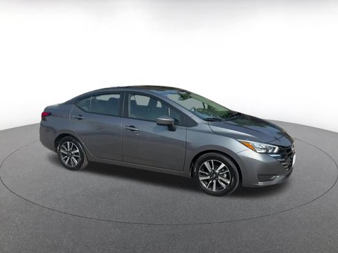 Used 2025 Nissan Versa SV FWD image 2