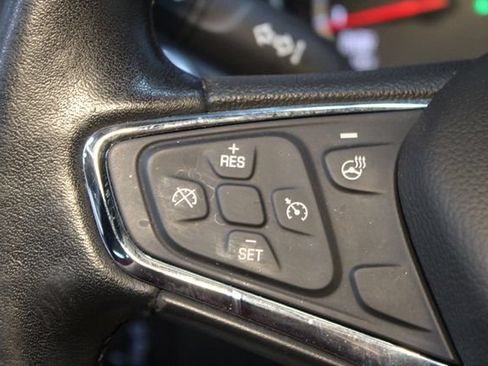 Used 2018 Chevrolet Cruze Premier FWD image 21