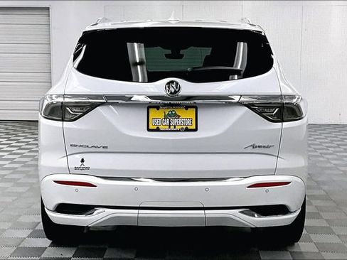 Used 2023 Buick Enclave Avenir w/ Avenir Technology Package FWD image 5