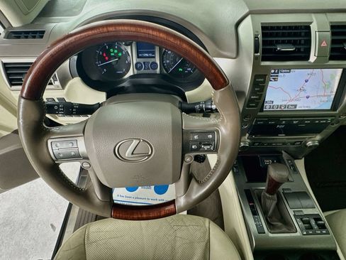 Used 2016 Lexus GX 460 w/ Premium Package AWD/4WD image 13