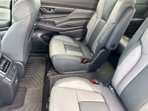 Used 2023 Subaru Ascent Onyx Edition AWD/4WD image 13