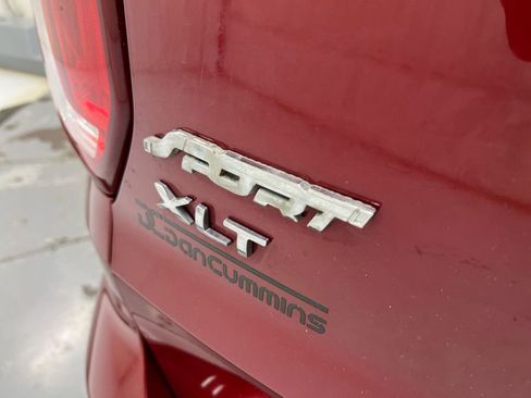 Used 2017 Ford Explorer XLT w/ Equipment Group 202A AWD/4WD image 27