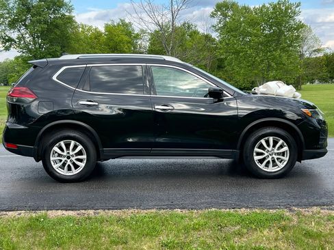 Used 2019 Nissan Rogue S w/ Special Edition Package AWD/4WD image 4
