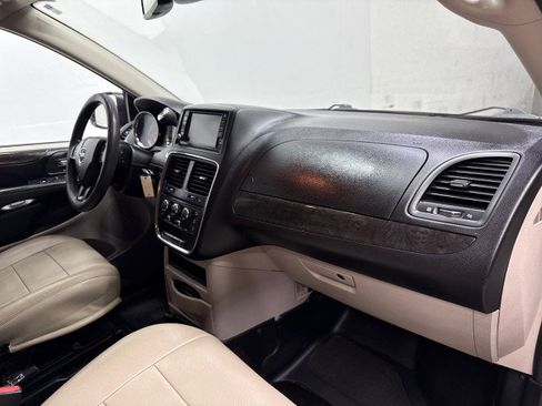 Used 2019 Dodge Grand Caravan SE w/ Power Convenience Group I image 26