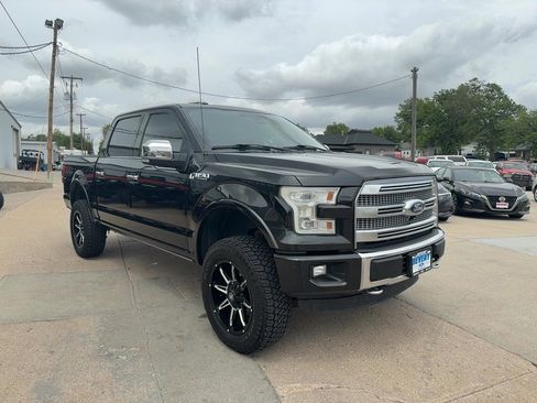 Used 2015 Ford F150 Platinum w/ Equipment Group 701A Luxury AWD/4WD image 4