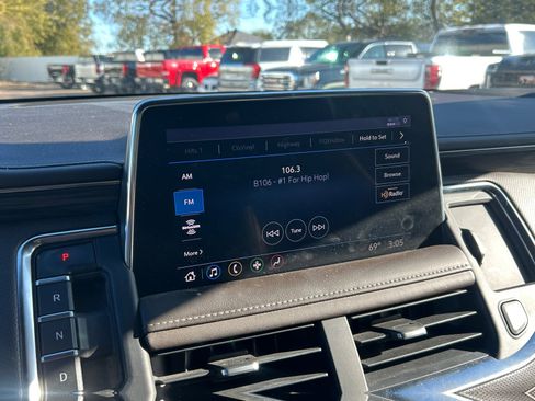 Used 2021 GMC Yukon SLT w/ SLT Luxury Package image 17