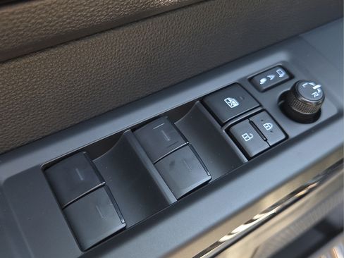 New 2026 Toyota Tundra SR5 AWD/4WD image 18