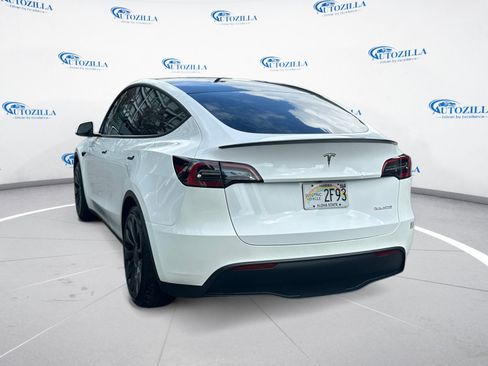 Used 2023 Tesla Model Y Performance image 3