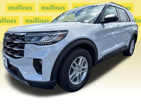 New 2026 Ford Explorer Active w/ Active Comfort Package image 17