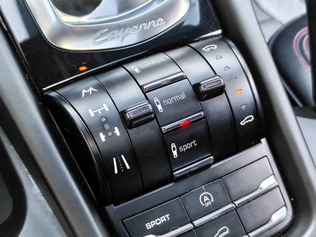 Used 2013 Porsche Cayenne GTS AWD/4WD image 21